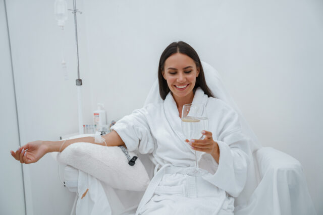 A happy client is receiving IV Nutrition
